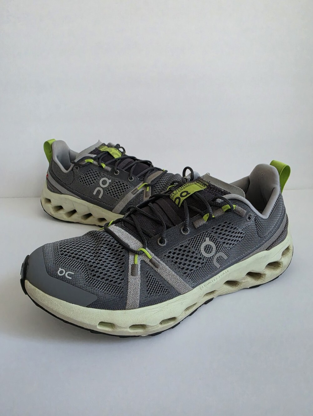 Mens On cloud cloudsurfer trail running shoes size 10